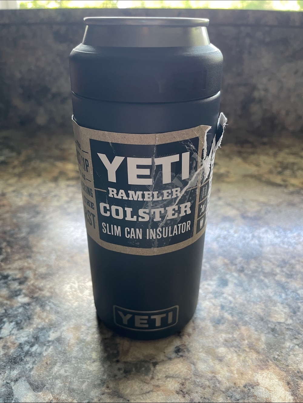 Yeti Slim Can Insulator Blue